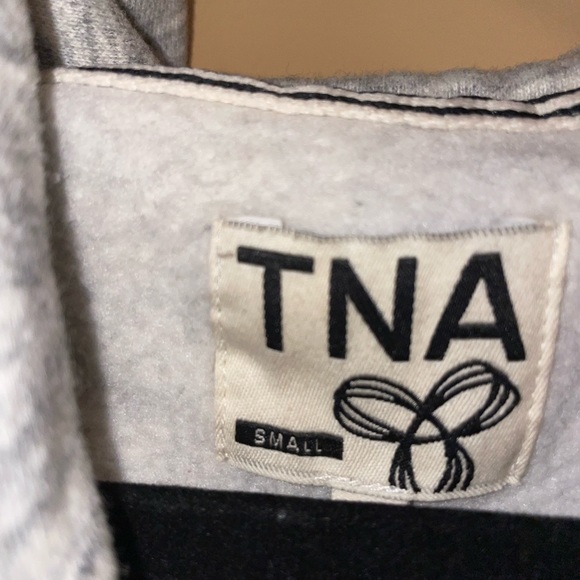 TNA sweater - Picture 3 of 3